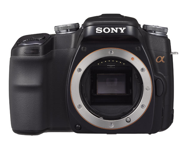 ソニー初のデジタル一眼、「α100」がついにお披露目 | 日経クロス