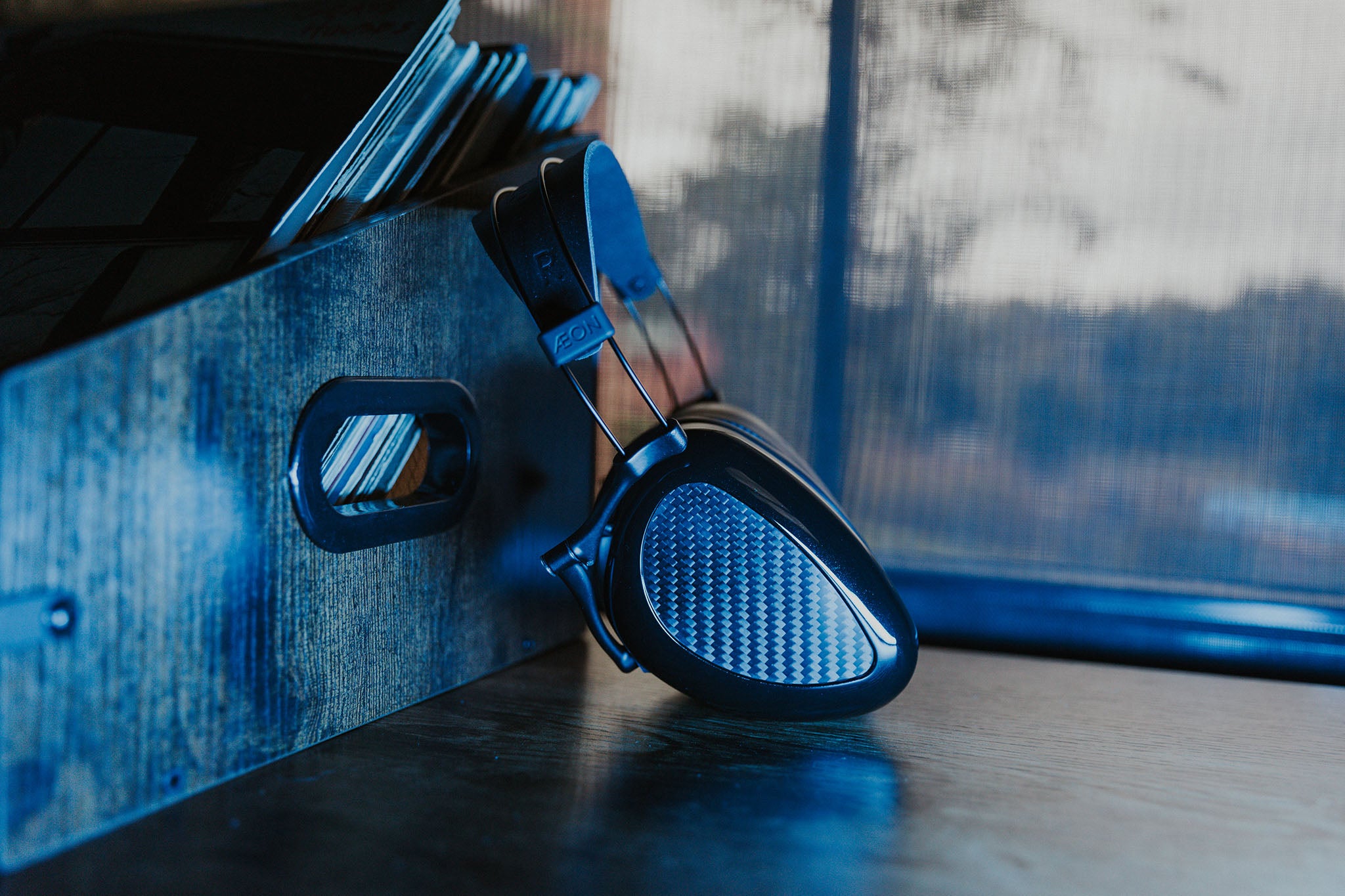 Dan Clark AEON 2 Noire Closed-Back Headphones | Bloom Audio