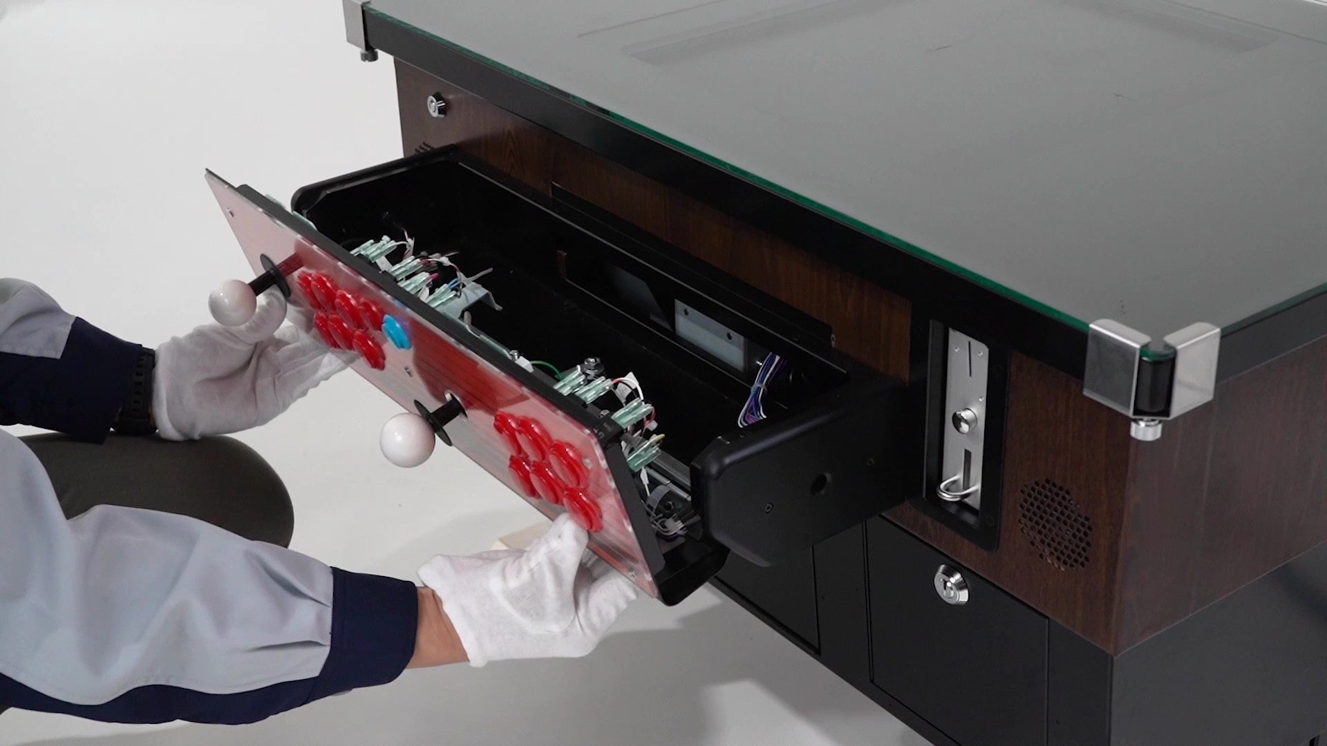 レトロ型テーブル筐体 「TAKUYAタクヤ」4月11日よりBEEP予約サイトにて